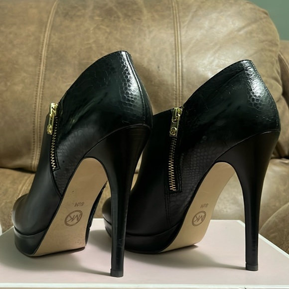 MICHAEL Michael Kors York Booties 8.5 - Picture 14 of 16